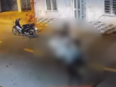 Nam sinh lớp 12 ở TP.HCM bị hai thanh niên hành hung khi đang đi bộ, nguyên nhân từ đâu?