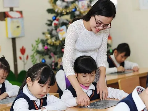 Mức tiền lương của giáo viên được xếp như thế nào trong hệ thống thang bậc lương hành chính sự nghiệp?