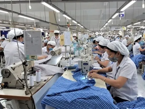 Doanh nghiệp có bắt buộc phải thưởng tết 2026 cho người lao động không?