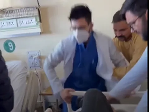 Bác sĩ đấm thẳng bệnh nhân chỉ vì bị nhắc "nói chuyện lịch sự", chuyện xảy ra ở đâu?