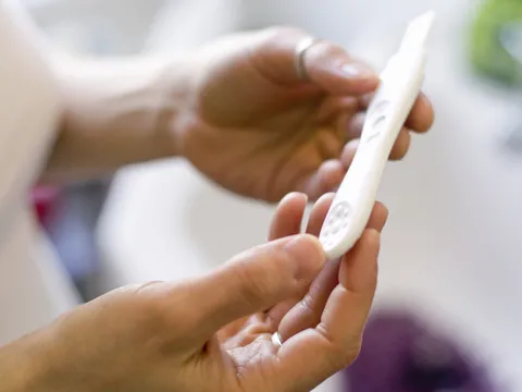 Mừng rỡ khi bạn gái có thai, tôi giục cưới thì cô ấy kiên quyết từ chối