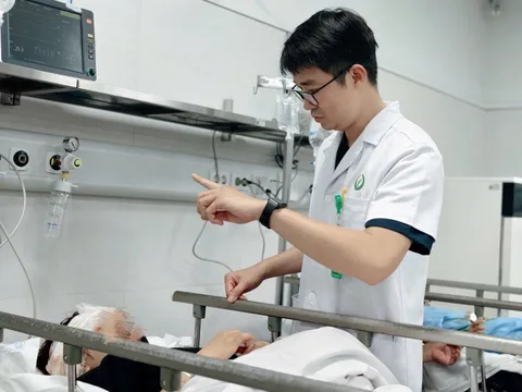 Vụ lật xe khách 9 người tử vong: Nạn nhân sống sót tiết lộ điều xót xa