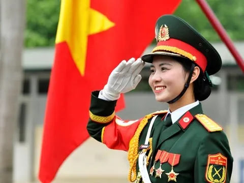 Quân nhân chuyên nghiệp, sĩ quan được hưởng đến 400% mức lương hiện hưởng, cụ thể là trường hợp nào?