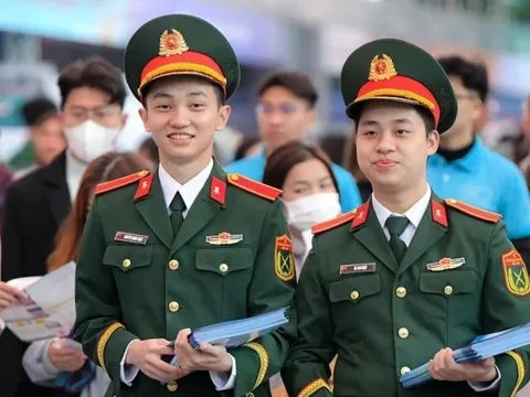 Sinh viên tốt nghiệp xuất sắc vào Quân đội hưởng phụ cấp đến 250% theo Nghị định 363/2025/NĐ-CP đúng không?