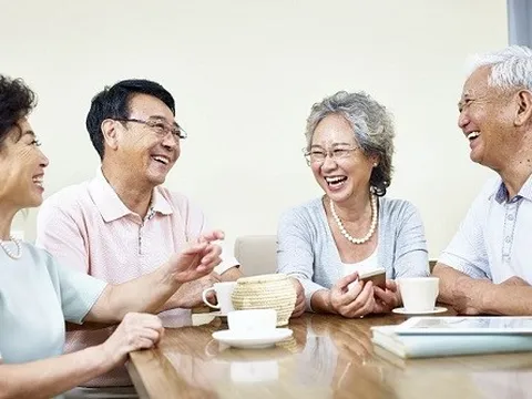 Từ 1/1/2026, người cao tuổi nhận 1.300.000 đồng/tháng tiền trợ cấp xã hội khi từ đủ bao nhiêu tuổi?