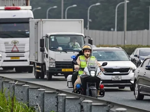 Chú ý: Mùng 1 Tết, Cảnh sát giao thông sẽ làm ngay điều này, có 1 "nhân vật" không nghỉ Tết