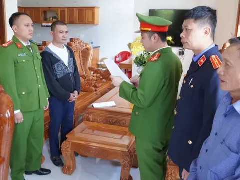 Khởi tố Nguyễn Minh Thảo cùng 2 người thô bạo với phụ nữ mang thai