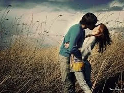 35 tuổi yêu lần đầu, tôi chết sững khi biết sự thật trần trụi về người sẽ “đầu gối tay ấp”