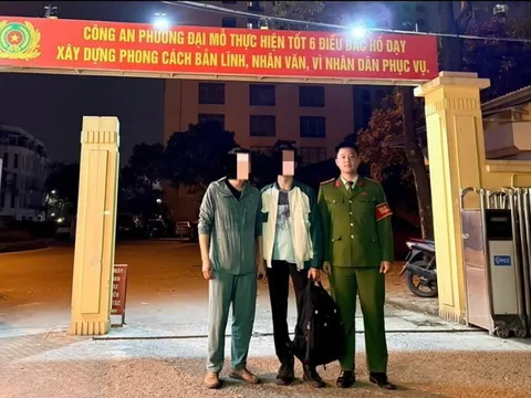 Bố bàng hoàng phát hiện đoạn ghi âm trong điện thoại của con trai với người tự xưng công an, vội vàng đi trình báo ngay