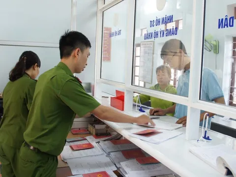 Từ 15/03/2026, cha mẹ phải đăng ký thường trú cho con mới sinh sau đăng ký khai sinh mấy ngày? Địa điểm nào không được đăng ký thường trú mới?