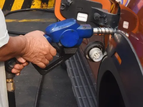 Giá xăng ngày 11/3: Xăng RON 95 lên hơn 29.000 đồng/lít