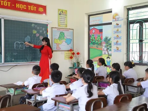 Thời điểm chi trả tiền lương dạy thêm giờ cho giáo viên là khi nào?