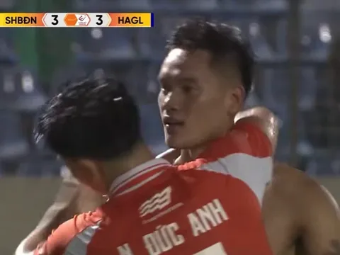 Clip: Siêu phẩm của trung vệ Đà Nẵng Vũ Văn Sơn