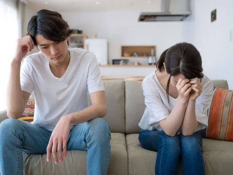 Đến dự đám cưới chồng cũ, tôi thảng thốt khi nhìn vào gương mặt của “cô dâu mới”