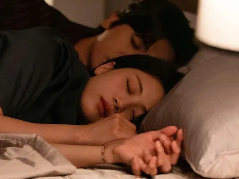 Gặp lại cậu bạn thời trung học, chúng tôi "va" vào nhau quá giới hạn mà không mảy may suy nghĩ gì, rồi 5 năm sau mới nhận trái đắng