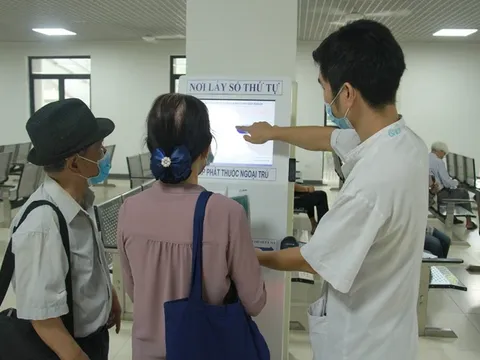 Nếu lương cơ sở tăng 8% thì mức đóng bảo hiểm y tế cụ thể là bao nhiêu?