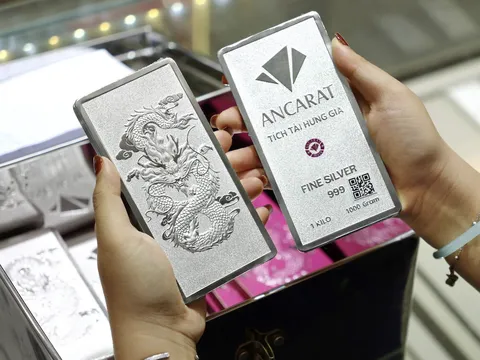 Giá bạc chốt ngày 21/3: Giảm cực sâu tới gần 5 triệu đồng/kg