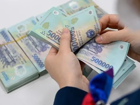 Khoản tiền 11.385.000 đồng/tháng phụ cấp cho Trưởng thôn, Tổ trưởng tổ dân phố theo Nghị định 33 được thực hiện khoán quỹ cho các thôn, tổ dân phố thế nào?