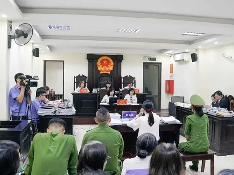 Xét xử cựu Hiệu trưởng THCS Ba Đình, Hà Nội: Con đường đi "lắt léo" của số tiền 15.000 đồng/tiết học gây xôn xao