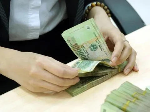 Khẩn trương trình CP phương án triển khai tăng lương cơ sở trong tháng 5, phải hoàn thành trước ngày mấy?