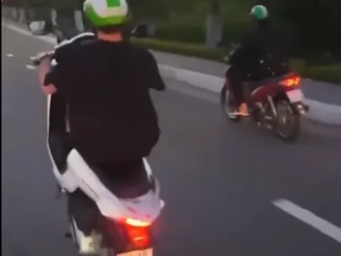 Clip người nước ngoài bốc đầu xe máy khiến ai nấy khiếp vía