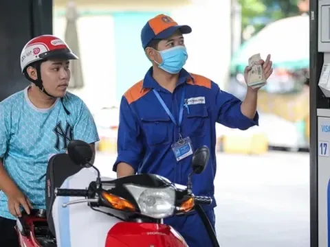 Toàn bộ 4 loại thuế đối với xăng được giảm về 0