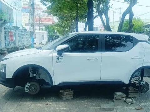 Sững sờ lý do Trần Chiêu Bình ăn trộm 4 bánh xe ô tô của bạn: "Thấy ghét"