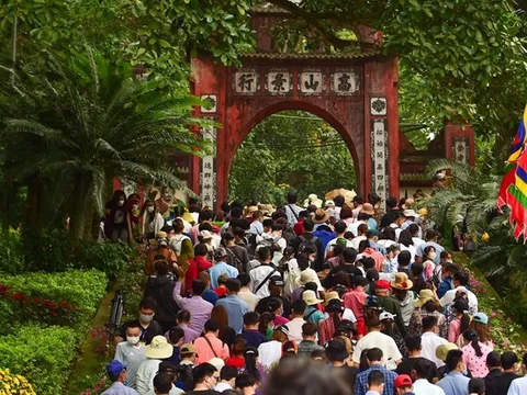 Doanh nghiệp chủ động cho người lao động nghỉ đến 9 ngày dịp Giỗ Tổ Hùng Vương, 30/4 và 1/5, cụ thể ra sao?