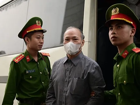 Hình ảnh Cựu Thứ trưởng Hoàng Văn Thắng hầu tòa sáng 30/3