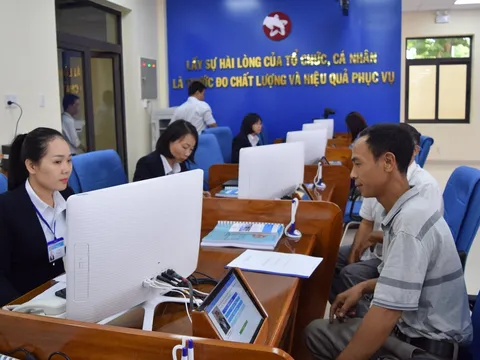 Cán bộ công chức viên chức phải hoàn tiền nghỉ thôi việc trong trường hợp nào?