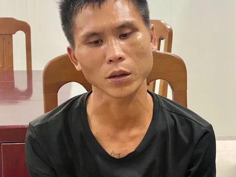 Thanh Hóa: Thanh niên ngáo bia xách dao phay vào trụ sở công an, gặp ai cũng chém bị bắt giữ