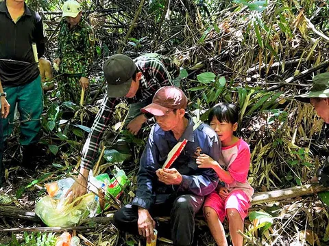 Bỏ lại 2 con nhỏ trong chòi, người đàn ông vào rừng rồi mất tích bí ẩn, 3 ngày mới tìm thấy