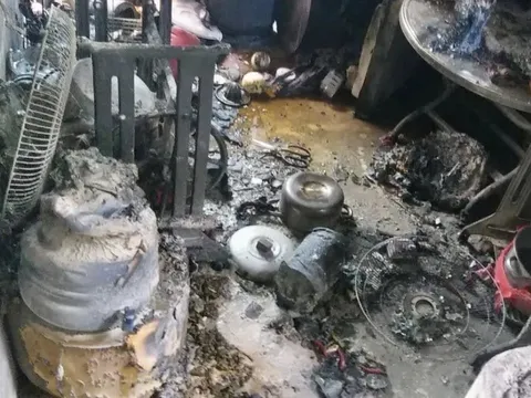 Ghen tuông, người đàn ông mang xăng đốt tiệm spa của người yêu cũ rồi thản nhiên...đi nhậu!