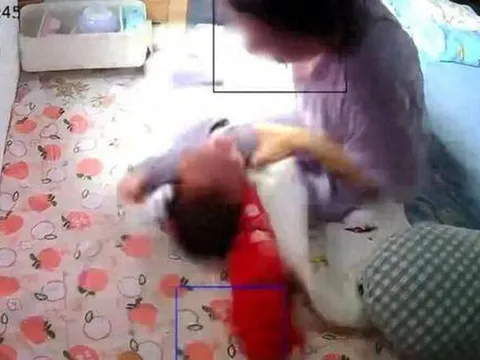 Camera giấu kín phơi bày sự thật: Bé 3 tháng tuổi bị đối xử tàn nhẫn bởi người giúp việc