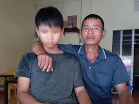 Bé trai mất tích gần 1 tháng ở Hà Nội: Người cha òa khóc khi điều kỳ diệu xảy