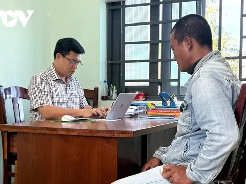 Hãi hùng: Kẻ côn đồ xông vào nhà chém người đàn ông đứt lìa bàn tay, nguyên nhân mâu thuẫn bắt nguồn từ đâu?