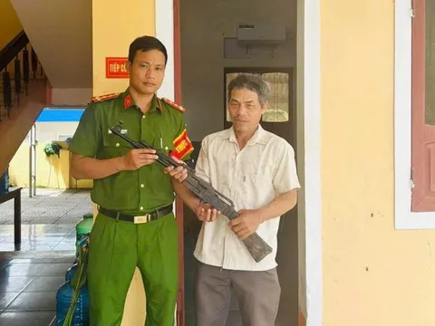 Đi cày ruộng, một nông dân tá hỏa phát hiện… súng AK-47! Câu chuyện khó tin nhưng có thật