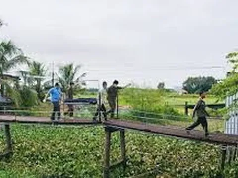 Người đàn ông bốc cháy như ngọn đuốc sống trước cửa nhà hàng xóm, hiện vẫn chưa rõ nguyên nhân