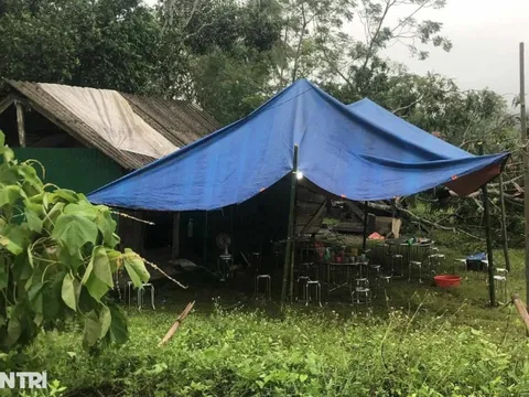 Xót xa vụ lật thuyền chở 4 em nhỏ, 2 trẻ tử vong thương tâm giữa dòng nước