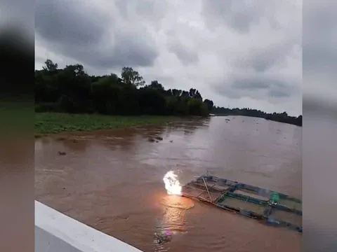 Người đàn ông chết do điện giật trên sông, nhiều người chứng kiến trong sợ hãi: Hiện trường có gì?