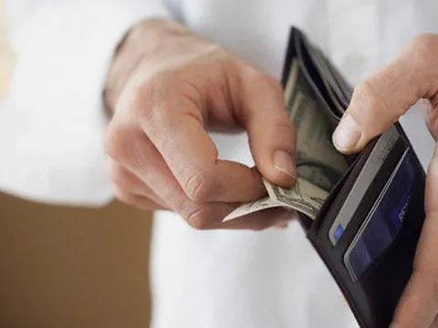 Chồng đưa lương cho mẹ giữ suốt 5 năm, đến lúc tôi đề nghị mua nhà mới vỡ lẽ một chuyện