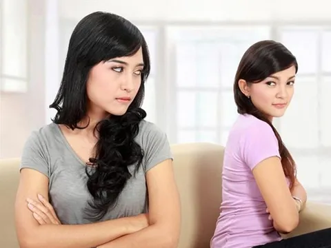 Tôi tưởng con dâu út được lòng mẹ chồng vì khéo miệng, đến hôm cả nhà có chuyện tôi mới biết người chịu đựng nhiều nhất lại là cô ấy