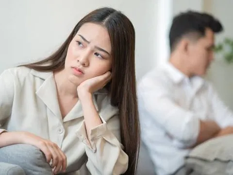 Chồng bênh con riêng của vợ trong một lần tranh cãi, mẹ chồng nói một câu khiến cả nhà im lặng