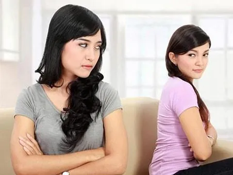 Ngày giỗ bên nội, chị chồng nói một câu trước mặt họ hàng khiến tôi dọn đồ ra khỏi nhà ngay trong đêm