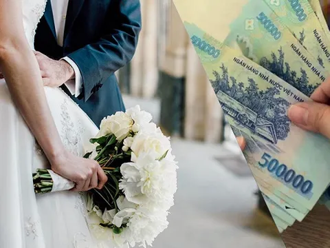 Sau đám cưới, tôi phát hiện chồng giữ lại toàn bộ tiền phong bì, lý do anh đưa ra khiến tôi sốc