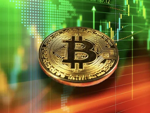 Bitcoin lập kỷ lục vượt ngưỡng 71.000 USD