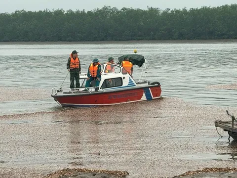 Lật thuyền do giông lốc ở Quảng Ninh: Xác nhận danh tính 4 người mất tích 