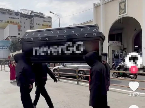 Lời khai của nhóm người khiêng quan tài giữa phố, tiết lộ sốc về hành động tương tự vào tháng 2