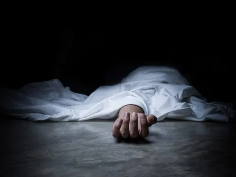 Phát hiện thi thể mẹ trong dinh thự, con trai lập tức báo công an: Sự thật rùng rợn bị phơi bầy