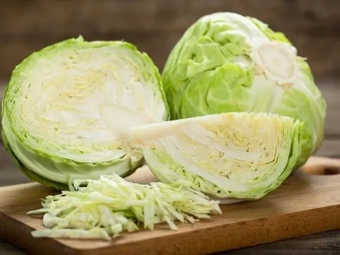 Bắp cải là "siêu thực phẩm" tốt cho sức khỏe, nhưng nhóm người này phải tránh xa không "rước họa"